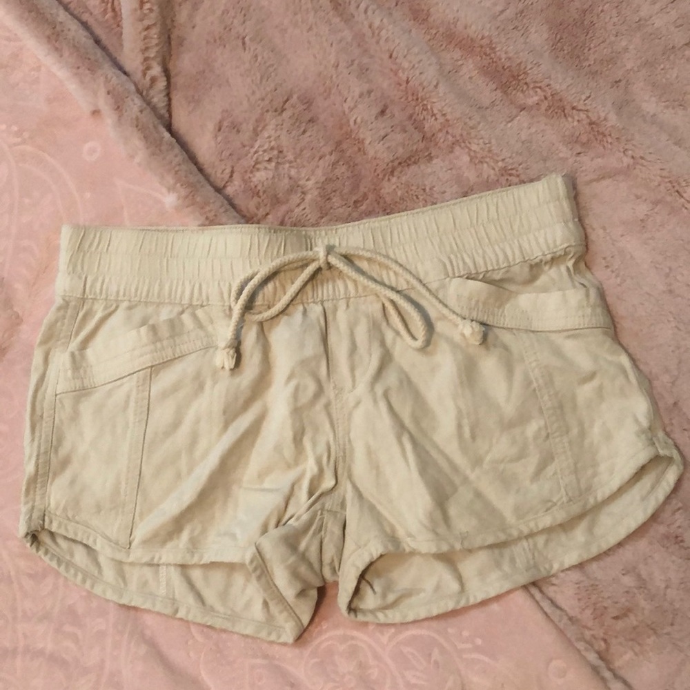 Tan/cream Linen Elastic Waist Shorts Size S